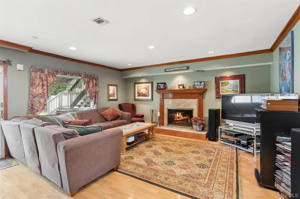 2917 Len Drive Bellmore, NY 11710
