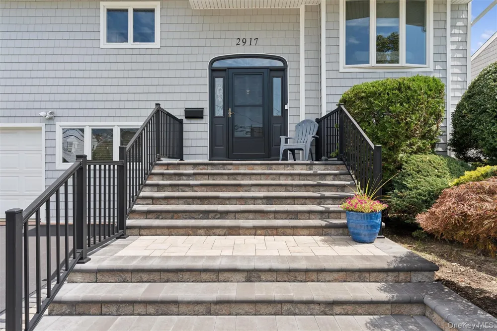 2917 Len Drive Bellmore, NY 11710