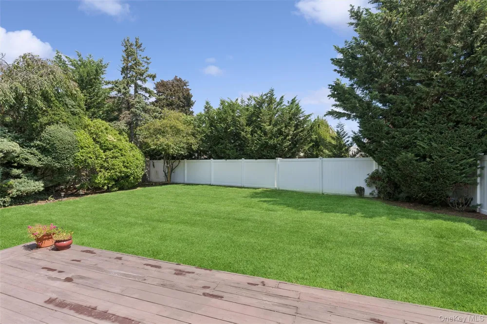 2917 Len Drive Bellmore, NY 11710