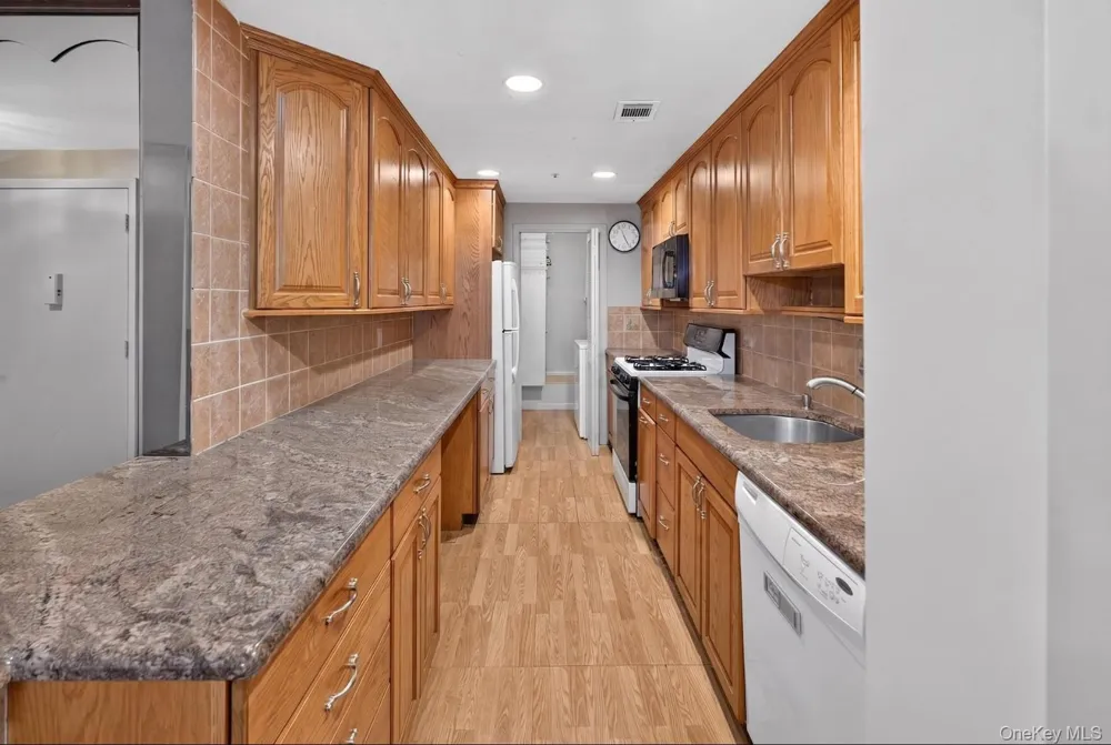 278 Brettonwoods Drive #278 Coram, NY 11727