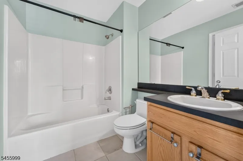 2 Hope St Lopatcong, NJ 08865