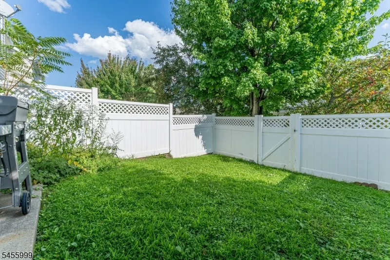 2 Hope St Lopatcong, NJ 08865
