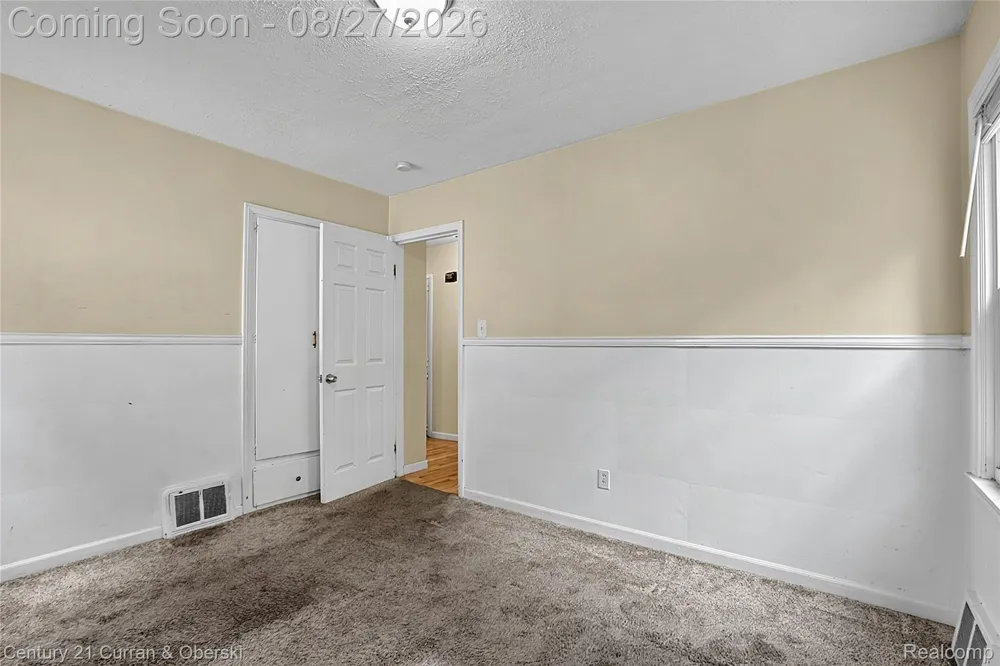 26075 Fordson Highway Redford Charter Township, MI 48239