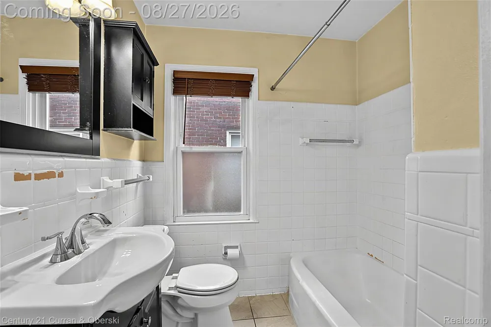 26075 Fordson Highway Redford Charter Township, MI 48239