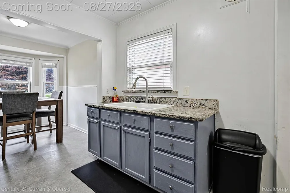 26075 Fordson Highway Redford Charter Township, MI 48239