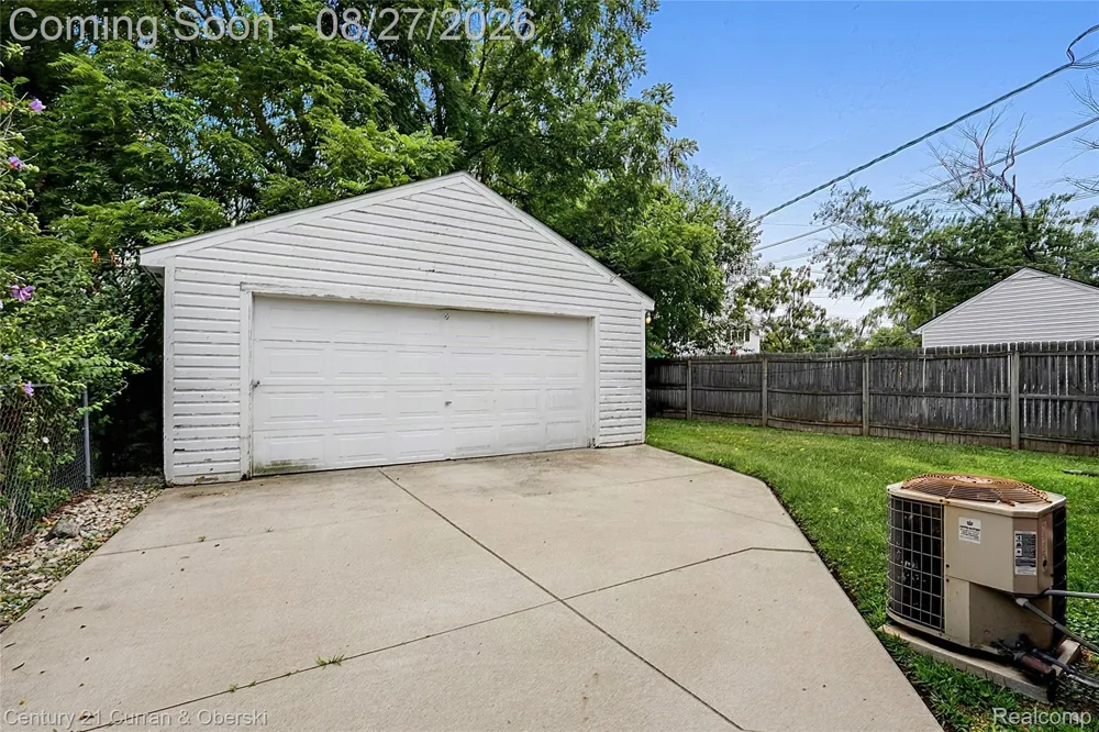 26075 Fordson Highway Redford Charter Township, MI 48239