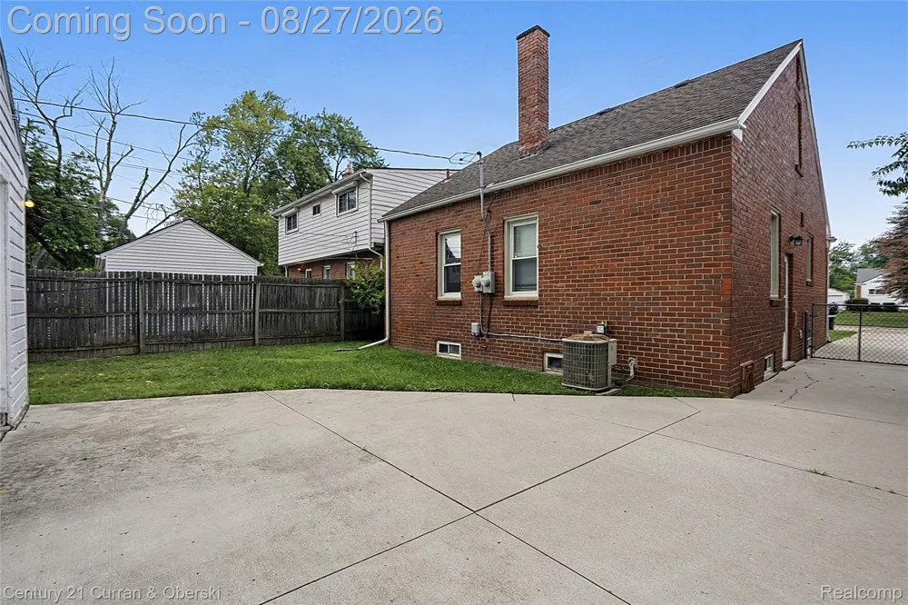 26075 Fordson Highway Redford Charter Township, MI 48239