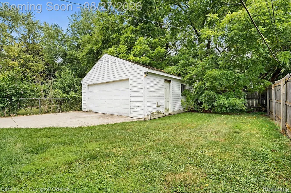26075 Fordson Highway Redford Charter Township, MI 48239