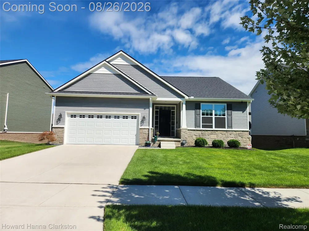 8676 Sawgrass Lane White Lake Charter Township, MI 48386