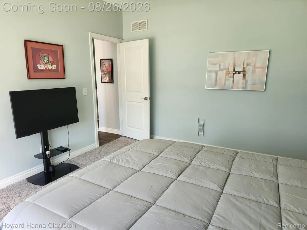 8676 Sawgrass Lane White Lake Charter Township, MI 48386