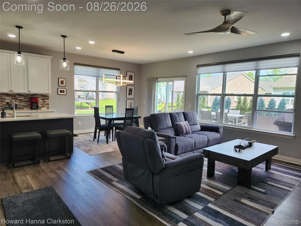 8676 Sawgrass Lane White Lake Charter Township, MI 48386