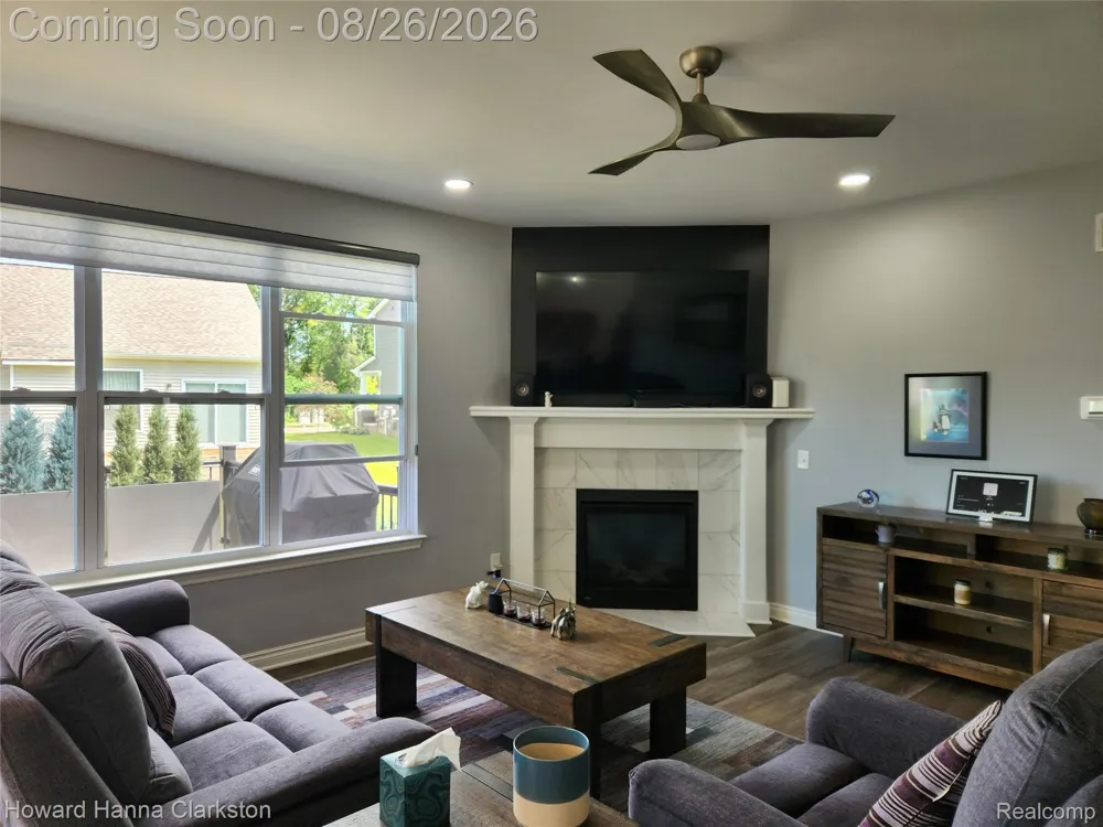 8676 Sawgrass Lane White Lake Charter Township, MI 48386