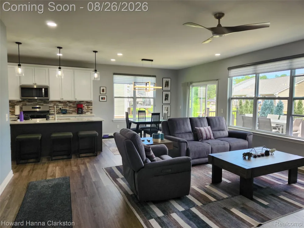 8676 Sawgrass Lane White Lake Charter Township, MI 48386