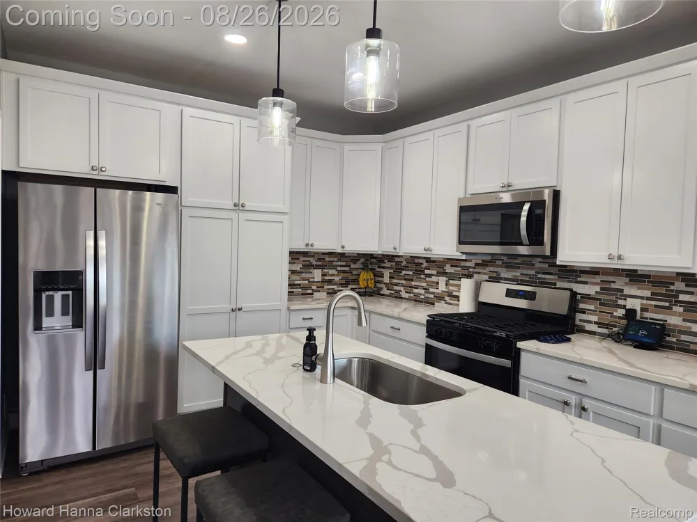 8676 Sawgrass Lane White Lake Charter Township, MI 48386