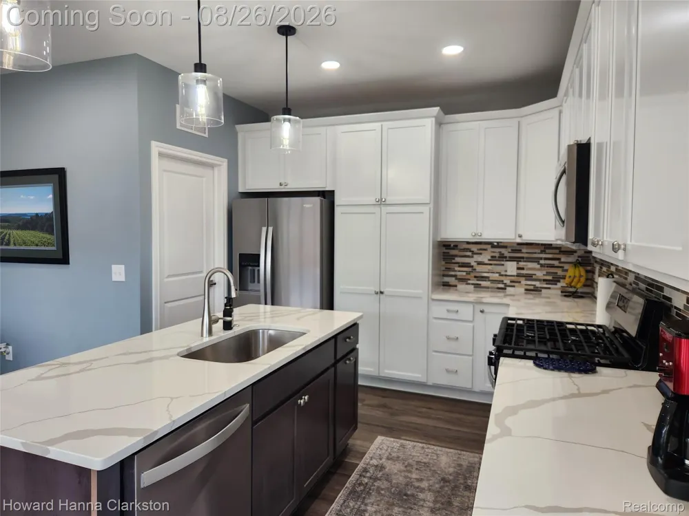 8676 Sawgrass Lane White Lake Charter Township, MI 48386