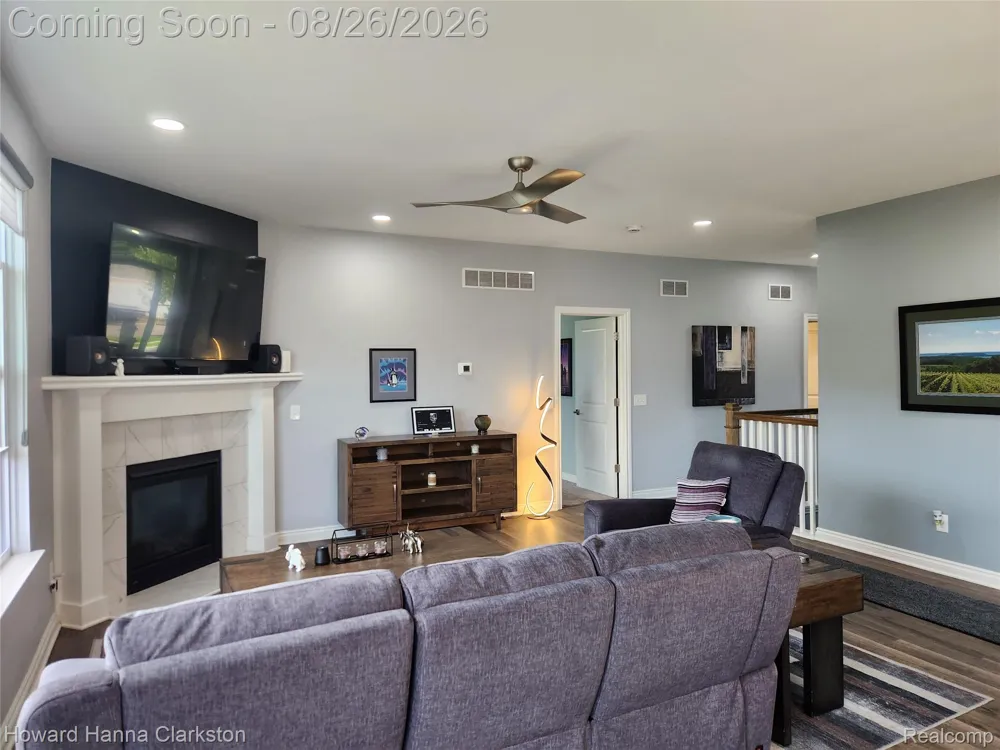 8676 Sawgrass Lane White Lake Charter Township, MI 48386
