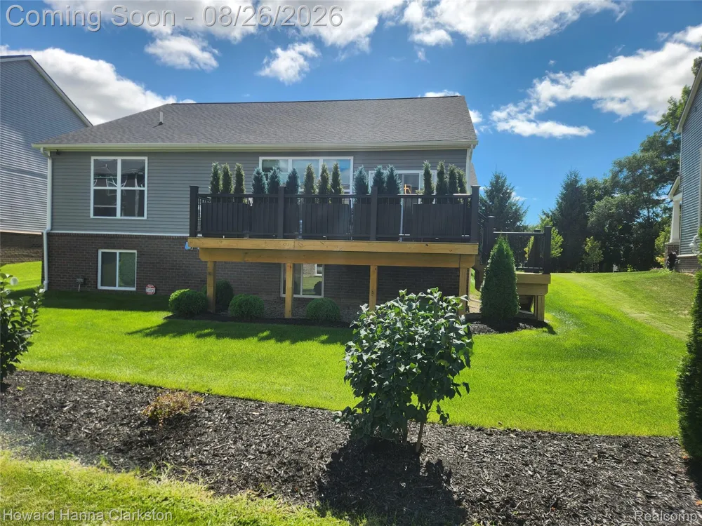 8676 Sawgrass Lane White Lake Charter Township, MI 48386