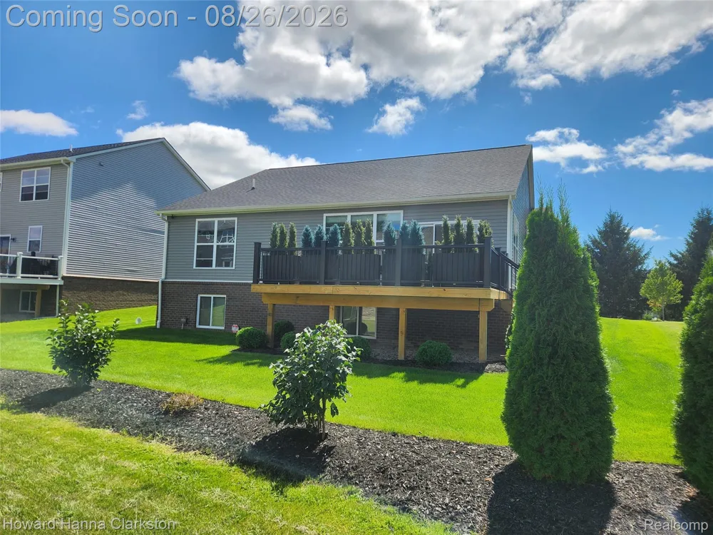 8676 Sawgrass Lane White Lake Charter Township, MI 48386