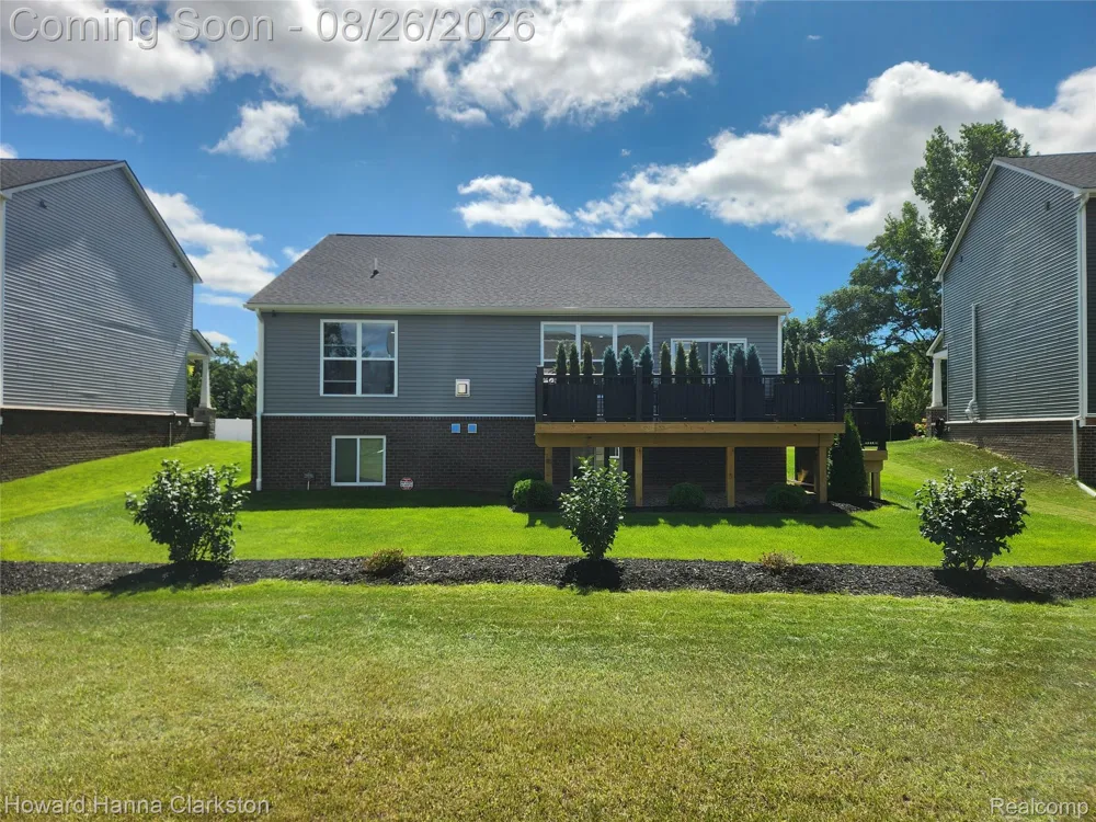 8676 Sawgrass Lane White Lake Charter Township, MI 48386