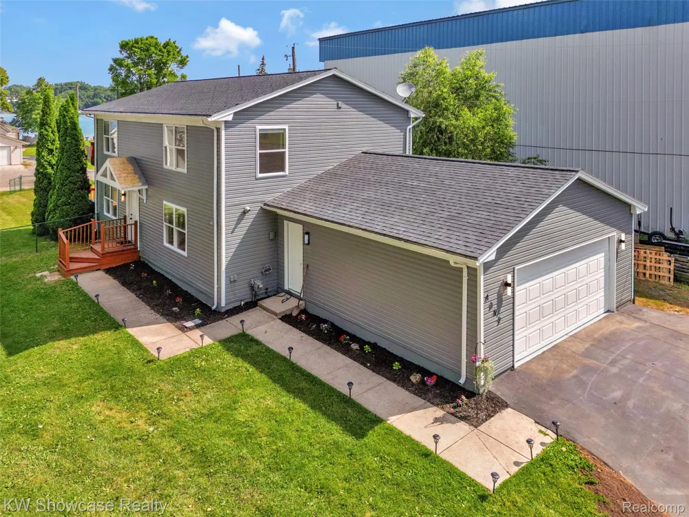 4392 CASS ELIZABETH ROAD Waterford Charter Township, MI 48328