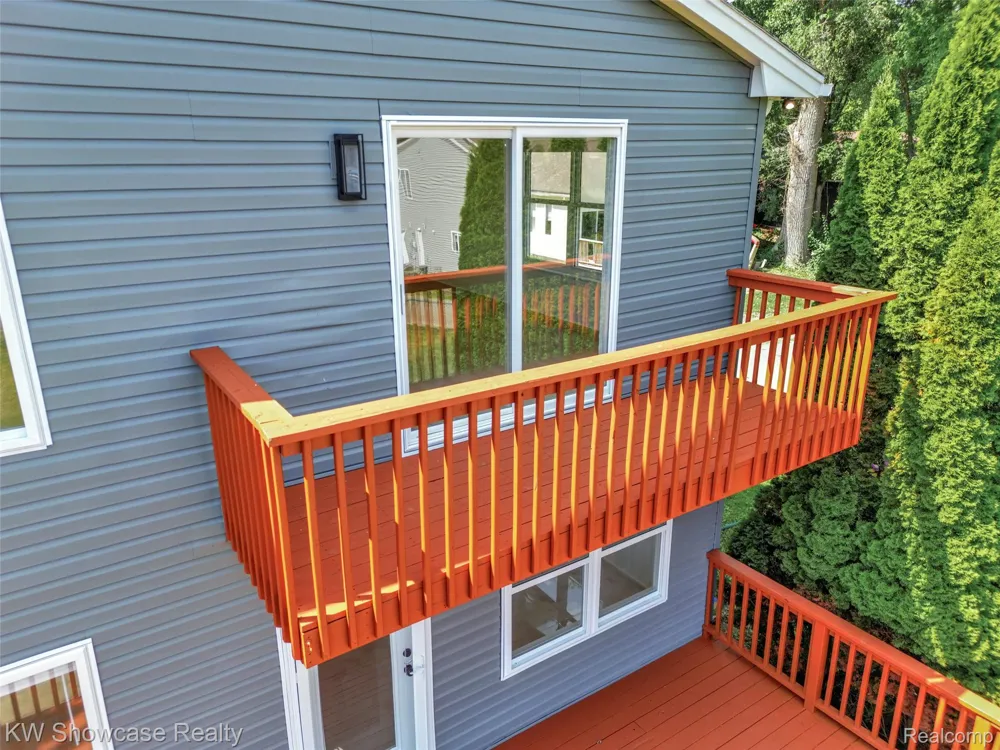 4392 CASS ELIZABETH ROAD Waterford Charter Township, MI 48328