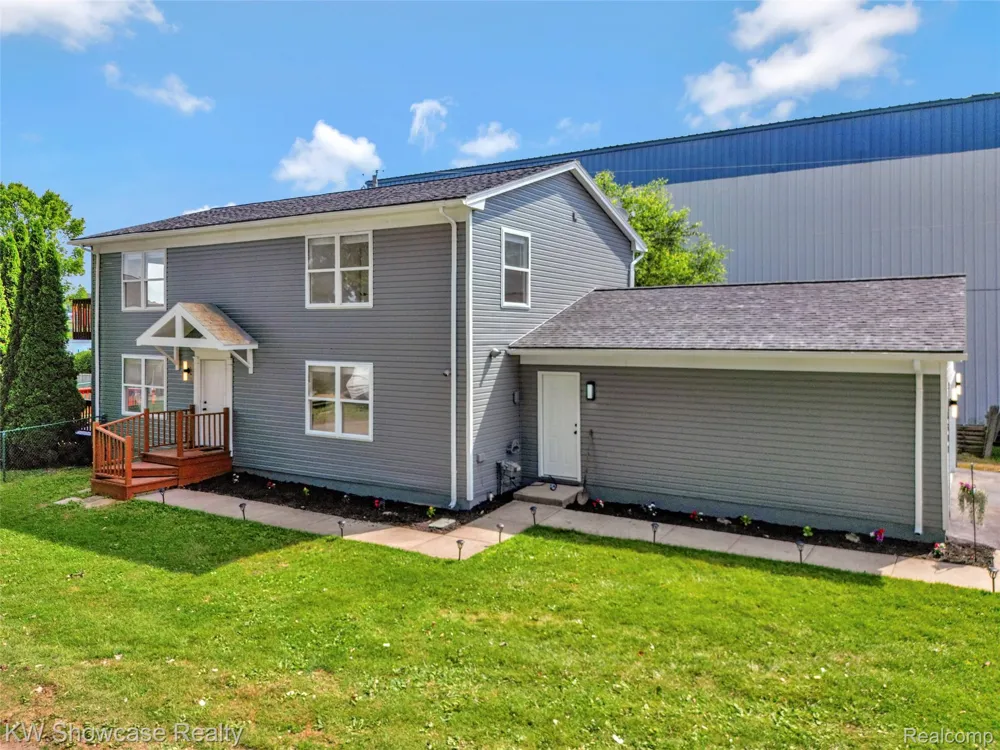 4392 CASS ELIZABETH ROAD Waterford Charter Township, MI 48328