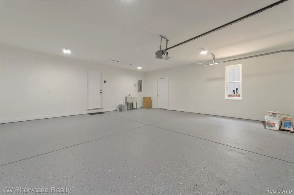 4392 CASS ELIZABETH ROAD Waterford Charter Township, MI 48328
