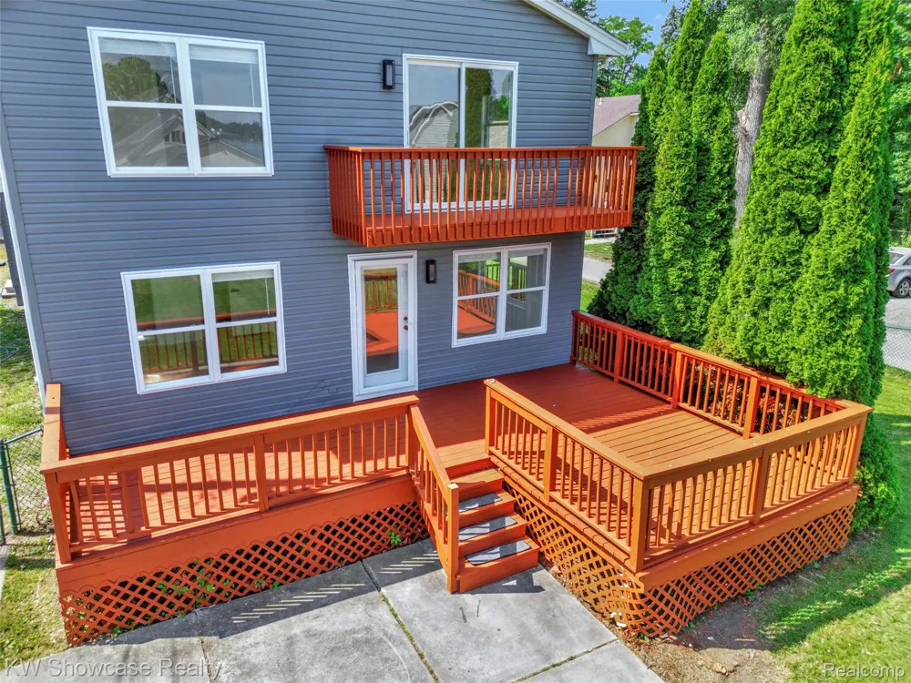 4392 CASS ELIZABETH ROAD Waterford Charter Township, MI 48328