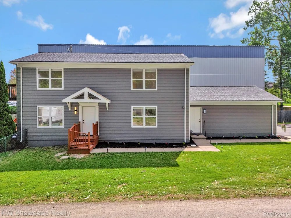 4392 CASS ELIZABETH ROAD Waterford Charter Township, MI 48328