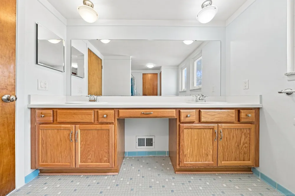 3915 Nowak Drive Sterling Heights City, MI 48310