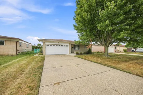 3915 Nowak Drive