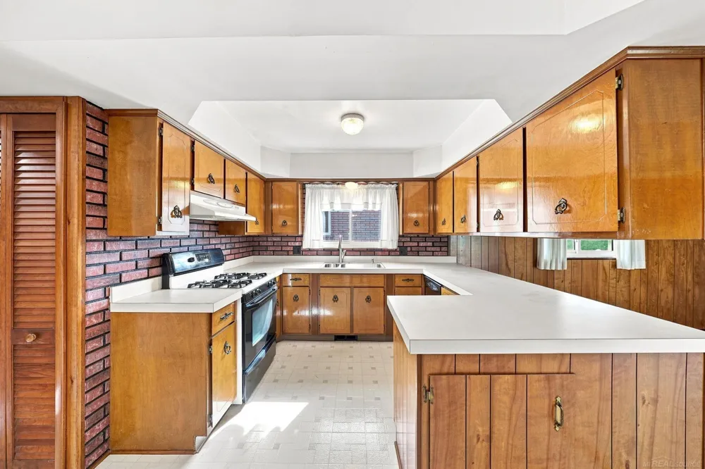 3915 Nowak Drive Sterling Heights City, MI 48310
