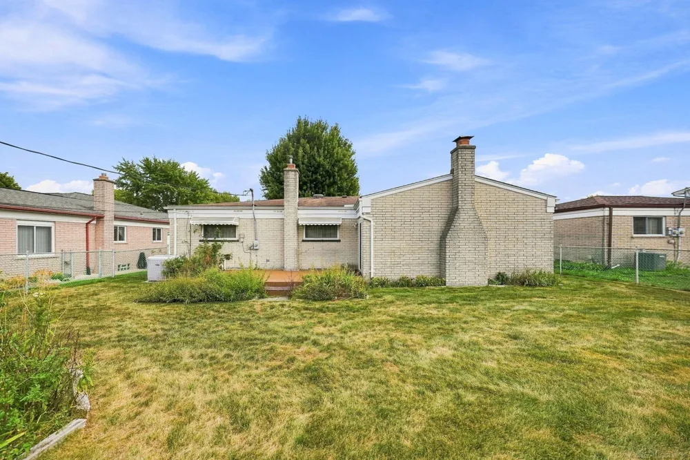3915 Nowak Drive Sterling Heights City, MI 48310