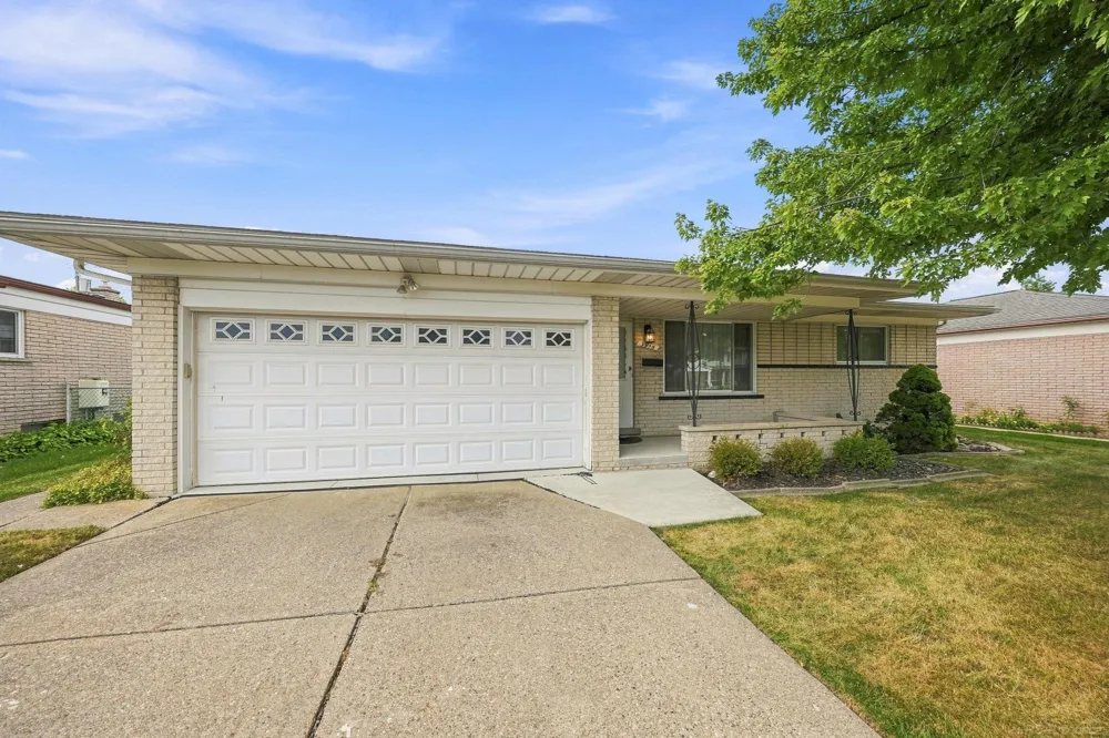 3915 Nowak Drive Sterling Heights City, MI 48310