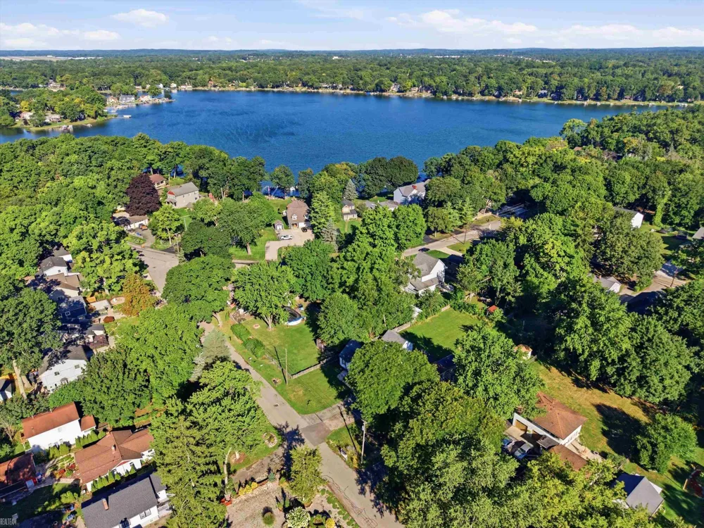 Covert Road Waterford Charter Township, MI 48328
