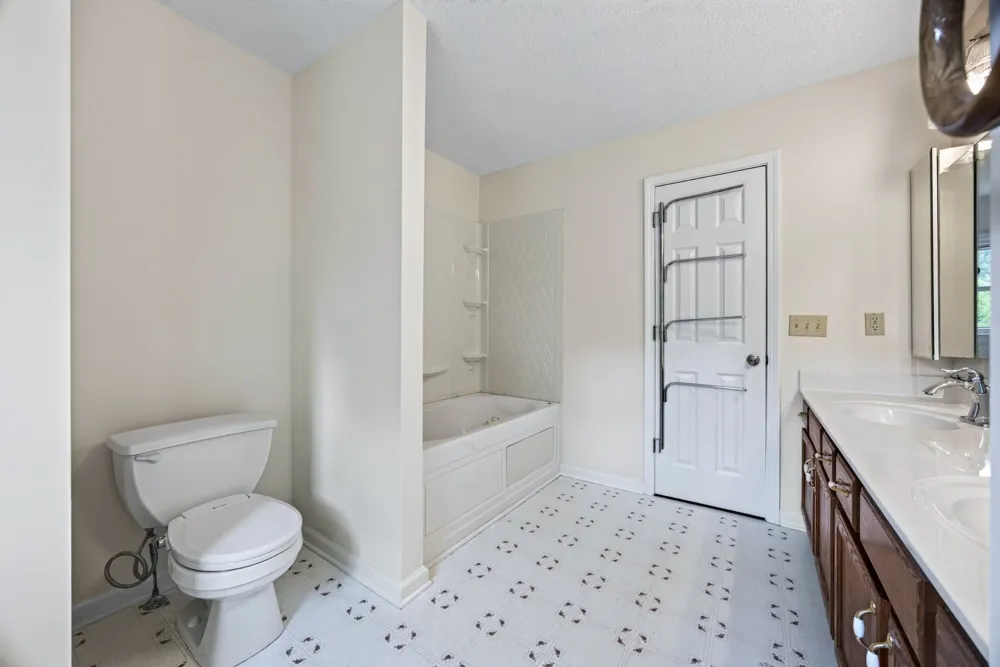 735 Cloud Dr Clarksville, TN 37043