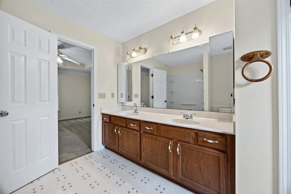 735 Cloud Dr Clarksville, TN 37043