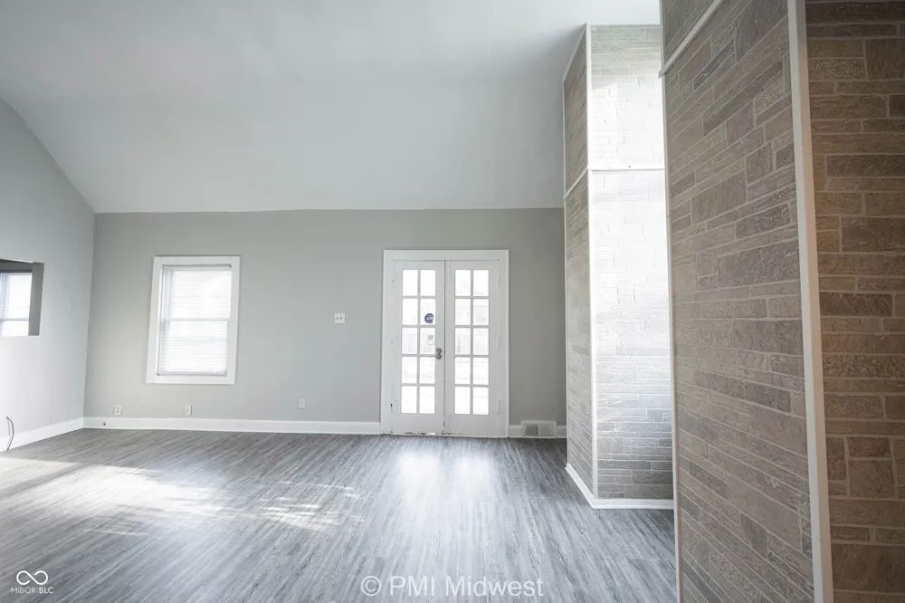 4058 Illinois Street Indianapolis, IN 46208