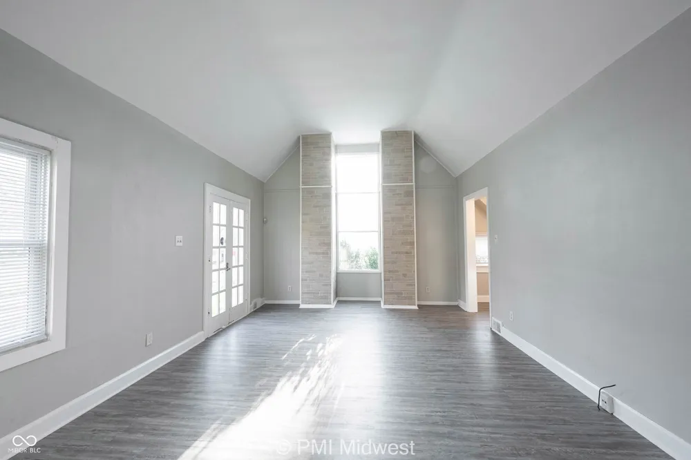 4058 Illinois Street Indianapolis, IN 46208
