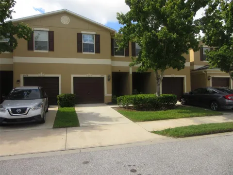 2746 HAMPTON GREEN LANE