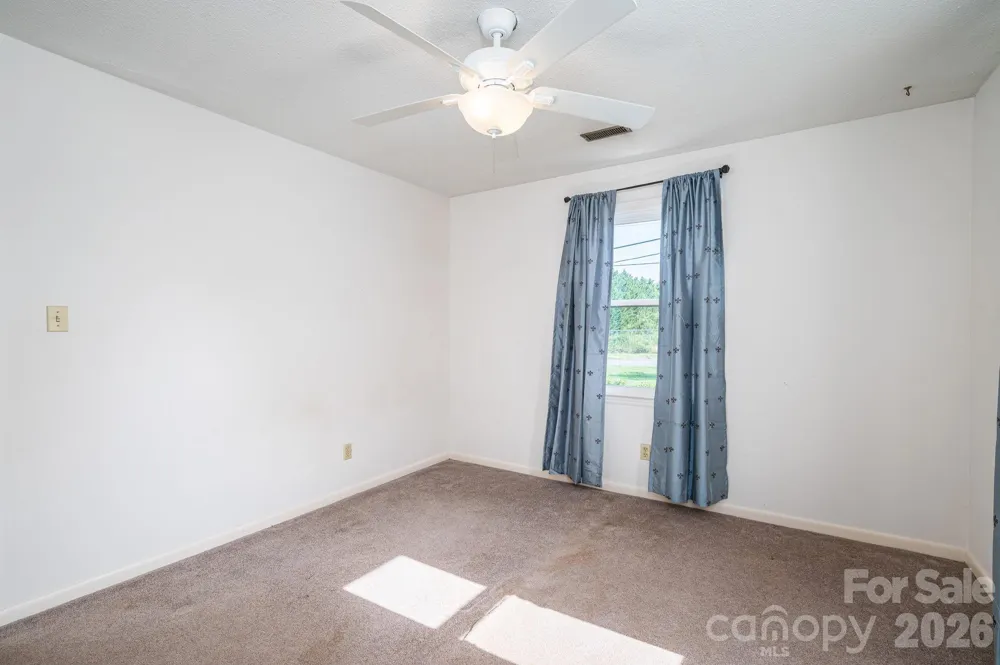1306 11th Avenue SE Hickory, NC 28602