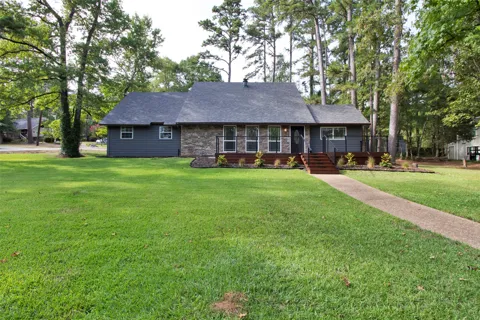 1407 Lakeshore Dr