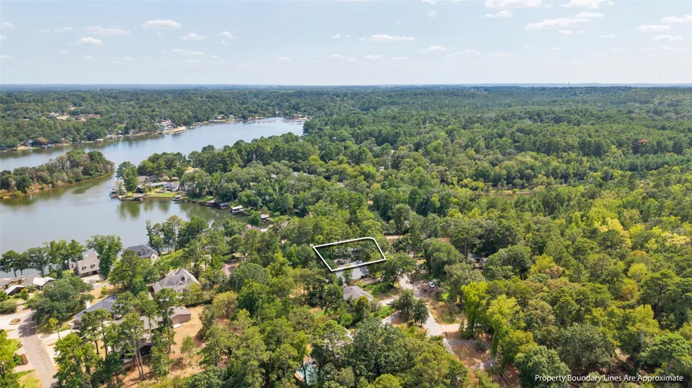 1407 Lakeshore Hideaway, TX 75771