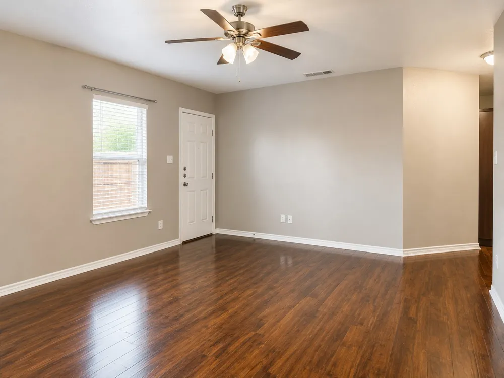 719 E 6th Street Bonham, TX 75418