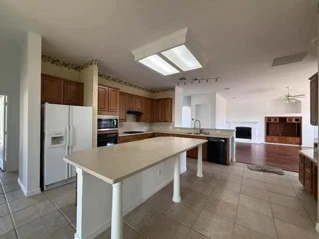 202 Stonegate Lane Sunnyvale, TX 75182