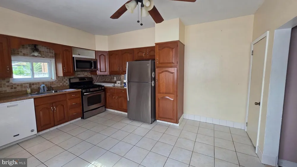 1128 BLEIGH AVENUE Philadelphia, PA 19111