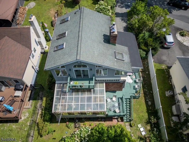 2 Algonquin Trl Jefferson, NJ 07885