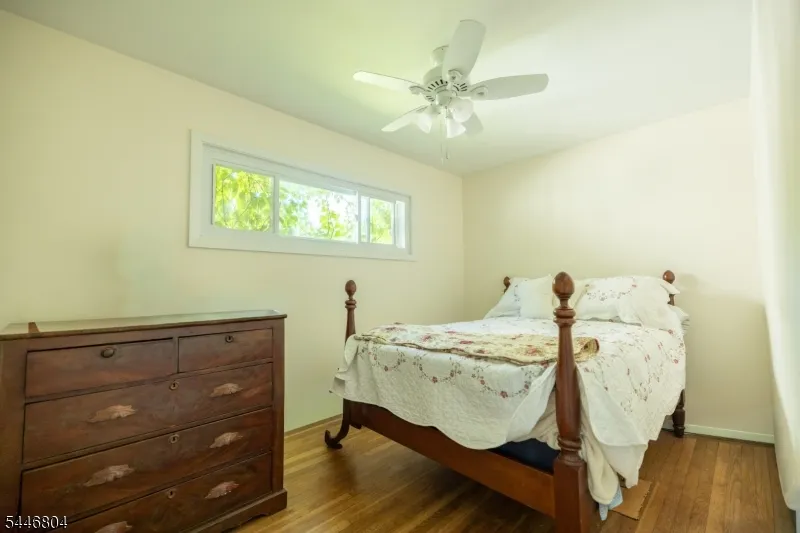 2 Algonquin Trl Jefferson, NJ 07885