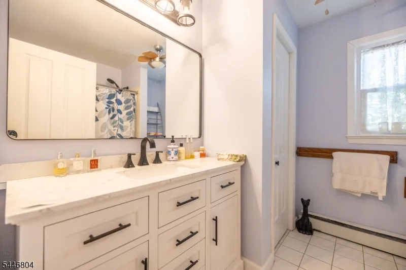 2 Algonquin Trl Jefferson, NJ 07885