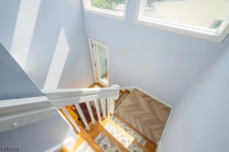 2 Algonquin Trl Jefferson, NJ 07885